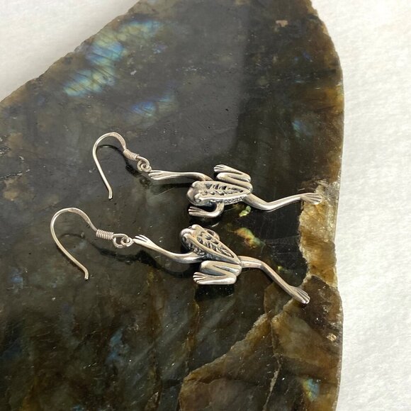 Sterling Silver 925 2.16" Jumping Tree Frog Amphibian Dangle Drop Earrings - Picture 14 of 15
